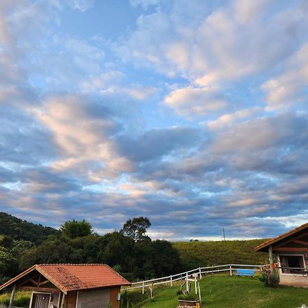 Pousada Vale Monte Azul Санту-Антониу-ду-Пиньял Экстерьер фото