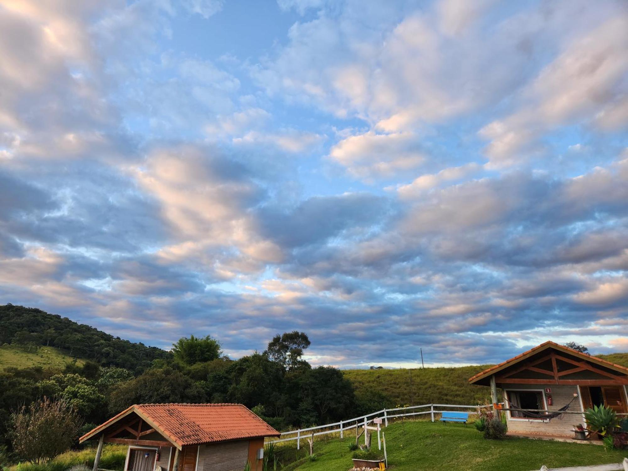 Pousada Vale Monte Azul Санту-Антониу-ду-Пиньял Экстерьер фото