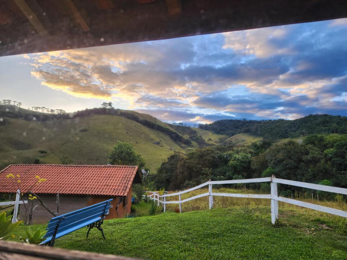 Pousada Vale Monte Azul Санту-Антониу-ду-Пиньял Экстерьер фото